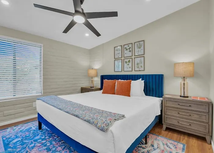 Mid Century With Hot Tub & Pool Table Holiday home Tucson