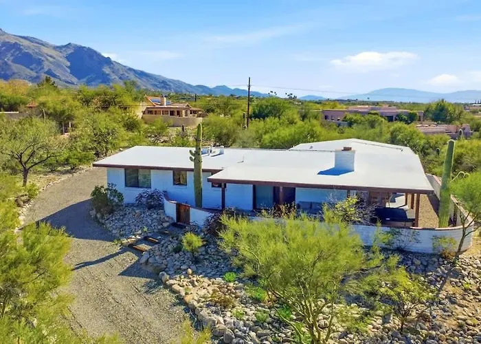 Mid Century With Hot Tub & Pool Table * Tucson